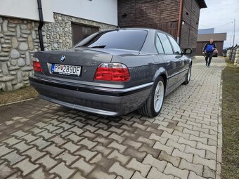 BMW E38 - 8