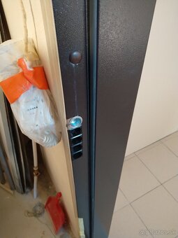 Montáž a dodávka bezpečnostných dverí - 8