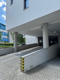 Prenajom krytého Garážového státia Hliny Žilina - 8