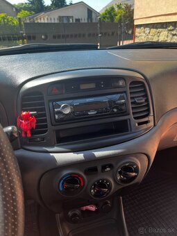 Predám Hyundai accent - 8