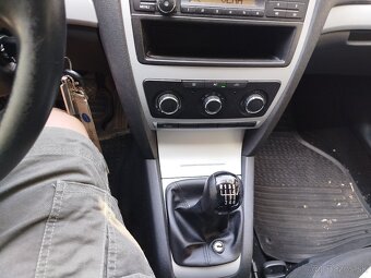 Oktavia combi,r.v 2011 motor 1.4 TSI benzín - 8