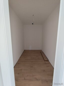 NA PREDAJ 3x NOVOSTAVBA LEVICE- ČASŤ MALÝ KIAR - 8