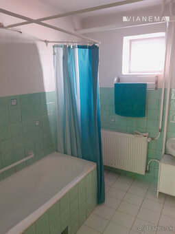 NA PREDAJ DOM 288m2, pozemok 599m2, 2x garáž, pôvodný stav - 8