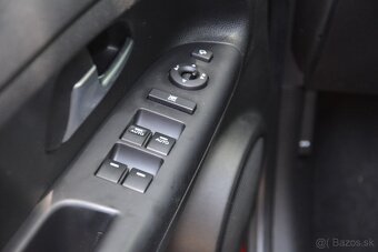 KIA Venga 1.4 CVVT, SR voz, TOP stav, Gold - 8