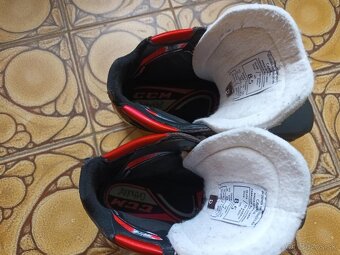 Brankárske korčule CCM Jetspeed FT2, 8,5 D, (užší provedení) - 8