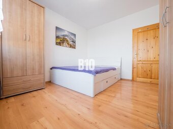 Nová ponuka- 100 m2 4-izbový byt- Kompletne zrekonštruovaný- - 8