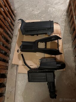 Tapaciry dveri, plasty z interieru VW golf 5 combi 2009 - 8