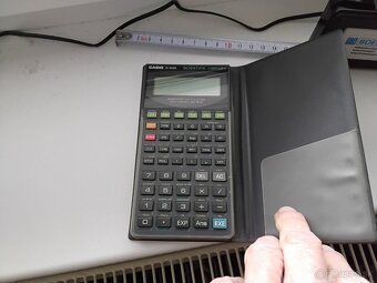 Vedecka kalkulacka CASIO - 8
