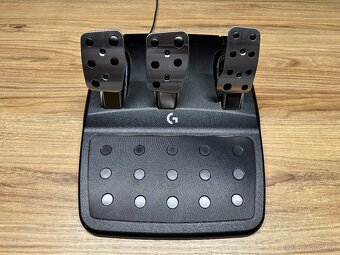 Predám volant s pedálmi Logitech G923 Driving Trueforce - 8