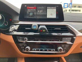 BMW 540i xDrive - 8