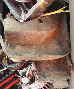 Rozpredam par veci na hyundai Santa Fe 2001-2006 - 8