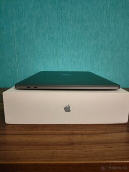 A1990 MacBook Pro i7 • 16GB • 256GB - 8