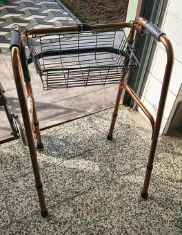 Polohovateľná elektrická posteľ - 8