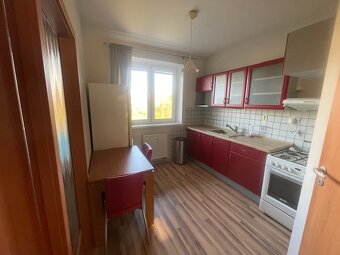 Prenájom veľkého 2 i bytu s 2 loogiami Zvolen/Rákoš - 8
