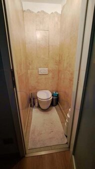 2349 NA PREDAJ V KOMÁRNE ZREKONŠTRUOVANÝ TROJIZBOVÝ BYT - 8