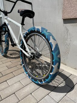 BMX - 8