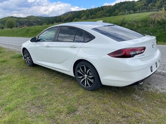 Opel Insignia GrandSport 2.0 - 8