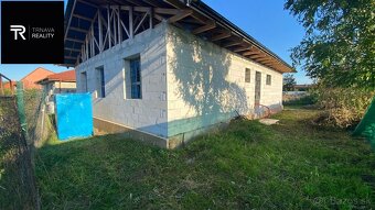 Zvončín, pozemok o výmere 894 m2 s rozostavaným 5 izbovým ro - 8