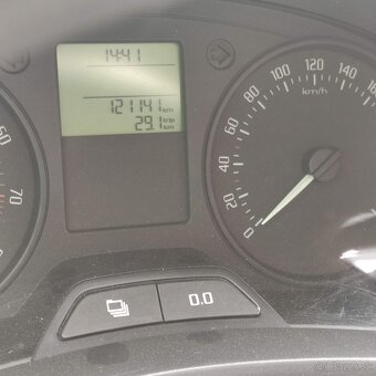 Škoda Fabia kombi facelift 120tis km Černá met. - 8