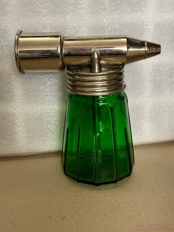 Staré spony, natáčky, holičský strojek na vlasy, flakony - 8