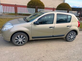 Dacia Sandero - 8