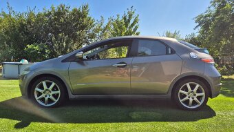 Honda Civic 8 g. - 8