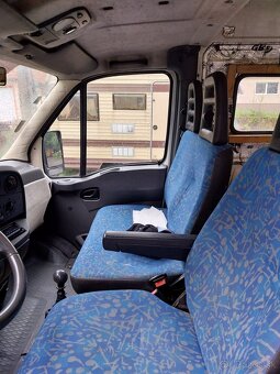 Iveco daily 5 miestne  2,8 D 107 KW  r.v. 2002 , stk/ek10/27 - 8