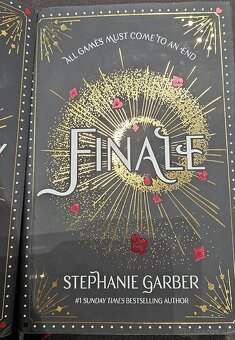 Séria kníh od Stephanie Garber - 8