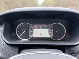 Land Rover Discovery 3.0 HSE - 8