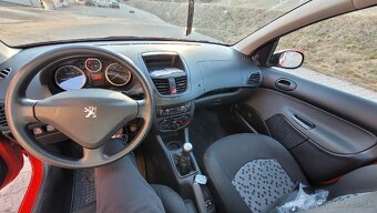 Peugeot 206+ 1.4. Auto - 8