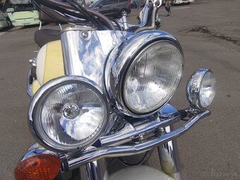 Suzuki VL 1500 Intruder - 8