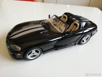 1:18 DODGE Viper - 8