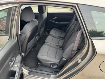Kia Carens 1.7 CRDI - 66.200km - - 8