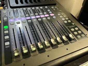 BEHRINGER COMPACT x32 - 8