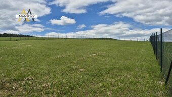 NA PREDAJ, Pozemok pre výstavbu rodinného domu 683m2 v Obci - 8
