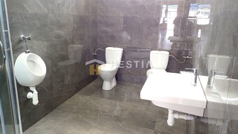 Obchodný priestor 240 m² s parkovacími miestami - 8
