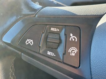 Opel Corsa DRIVE 1,2 55kW r.v.2016 - 8