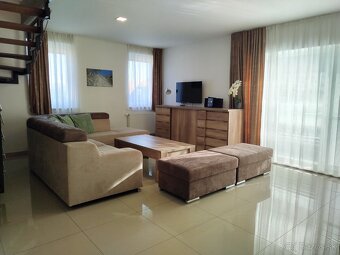 NOVOSTAVBA: 6-izbová CHATA, VL pozemok 484 m2 v Martine - 8