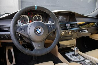 BMW M5 PANO/HUD/M-TECH/INDIVIDUAL - 8