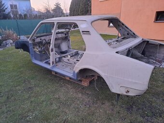 Predám karoseriu skoda 105 L - 8