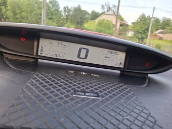 Predám citroën C4 kupe 1.6 bendzin 80kw - 8