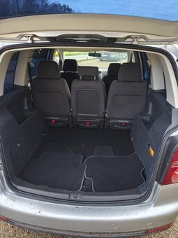 Volkswagen Touran 2.0 TDI - 8