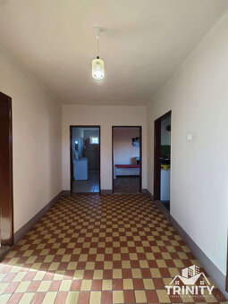 Na predaj poschodový 5-izbový rodinný dom v obci Pribeta - 8