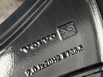 Zimní originální top sada alu Volvo XC90 275/45/20 - 8