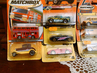 100kusov  modelov Matchbox - 8