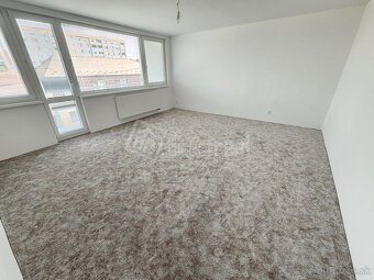 Priestranný, zrekonštruovaný 3 izbový byt 95 m2 plus … - 8