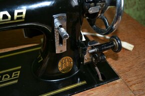 Šijací stroj Lada - Ponořovací 77-11a, rok 1938 + DOKLADY - 8