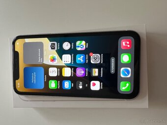 iPhone 11 64GB White - 8