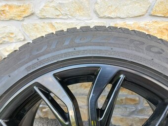 BMW X1 X2 zimní sada 18 Styling 566 Pirelli 225/50 - 8