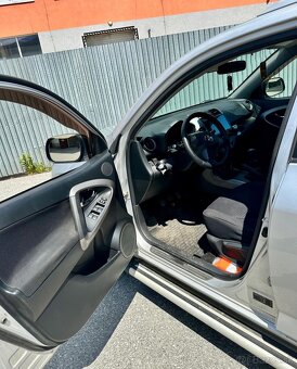 Toyota Rav 4x4 - 8